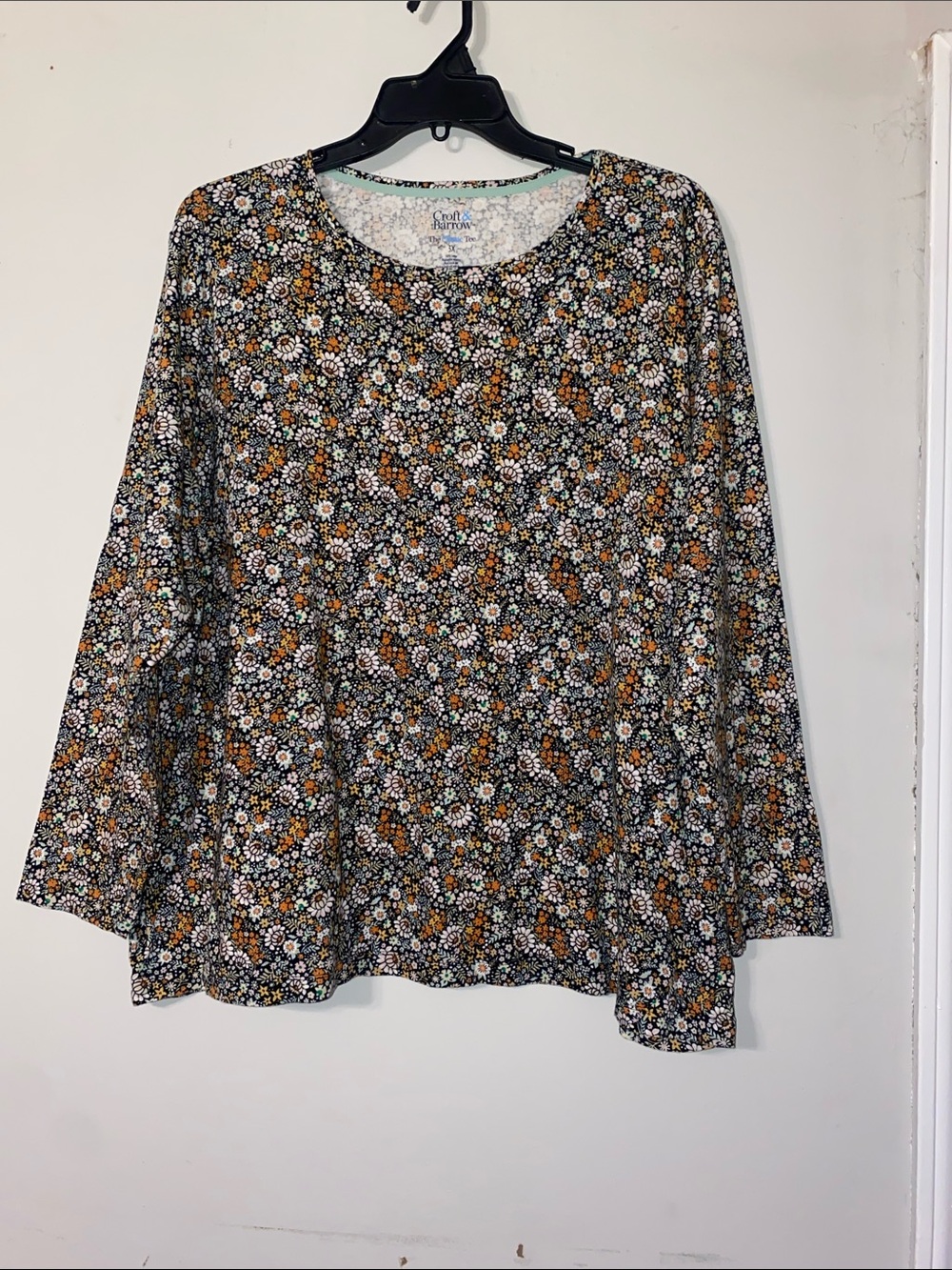 croft & barrow Black Floral Long-Sleeve Tee with White and Tan Accents